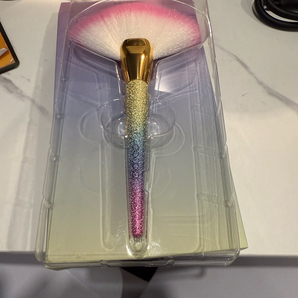 Fantasy Set Fan Brush